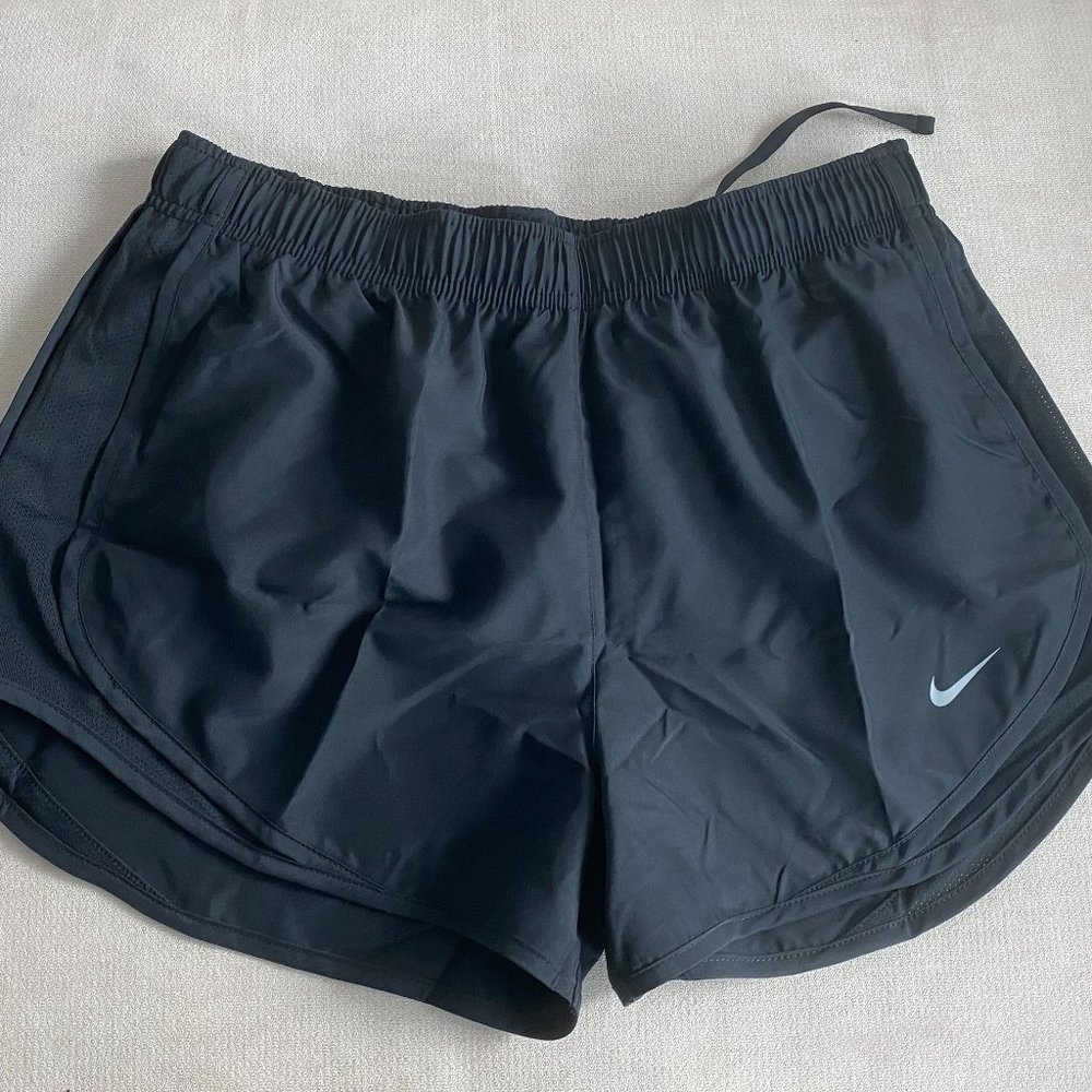 NWT Women's Dri-FIT Tempo Running Shorts - Black, Medium, M, Logo, NEW!